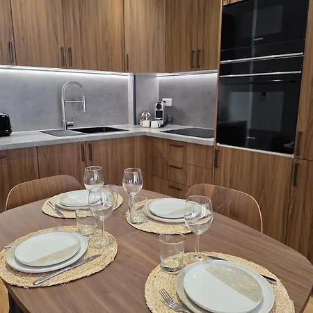 Dora Apartment *
